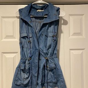 Hooded chambray vest